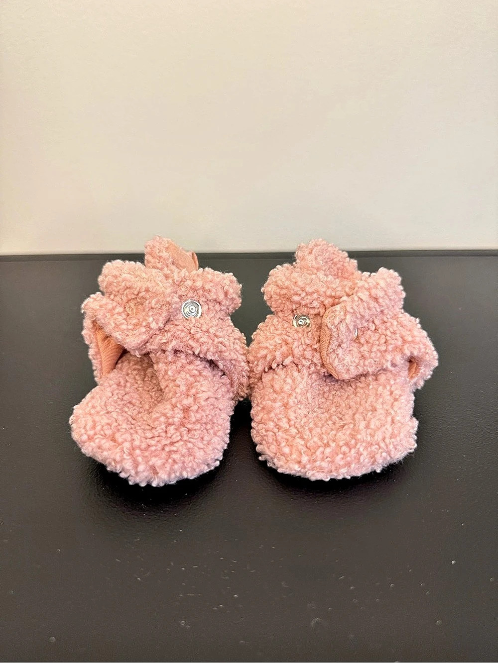 Robeez Baby Pink Booties Size 0-3M Like New